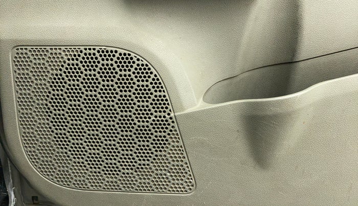 2016 Mahindra Kuv100 K2+ D 6 STR, Diesel, Manual, 68,391 km, Speakers