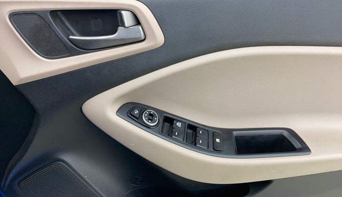 2017 Hyundai Elite i20 SPORTZ 1.2, Petrol, Manual, 38,004 km, Driver Side Door Panels Control