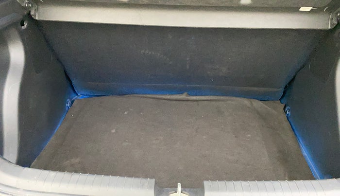 2017 Hyundai Elite i20 SPORTZ 1.2, Petrol, Manual, 38,004 km, Boot Inside