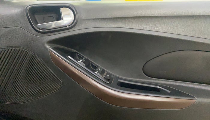 2018 Ford FREESTYLE TITANIUM 1.2 PETROL, Petrol, Manual, 90,419 km, Driver Side Door Panels Control