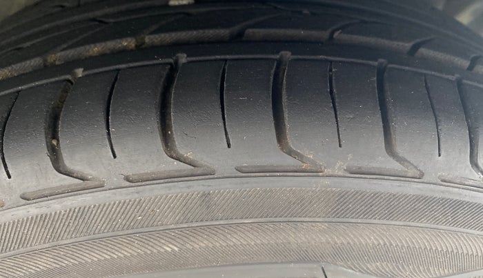 2020 Ford FREESTYLE TITANIUM 1.2 PETROL, Petrol, Manual, 69,555 km, Right Front Tyre Tread