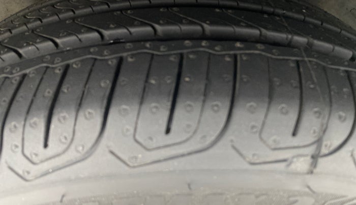 2020 Ford FREESTYLE TITANIUM 1.2 PETROL, Petrol, Manual, 69,555 km, Right Rear Tyre Tread