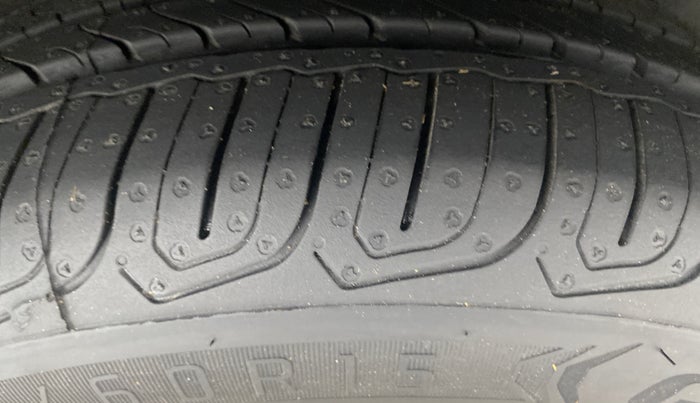 2020 Ford FREESTYLE TITANIUM 1.2 PETROL, Petrol, Manual, 69,555 km, Left Rear Tyre Tread