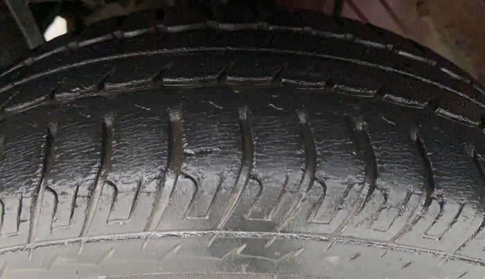 2014 Datsun Go A, Petrol, Manual, 18,694 km, Left Front Tyre Tread