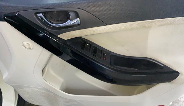 2020 Tata NEXON XZ PETROL, Petrol, Manual, 57,211 km, Driver Side Door Panels Control