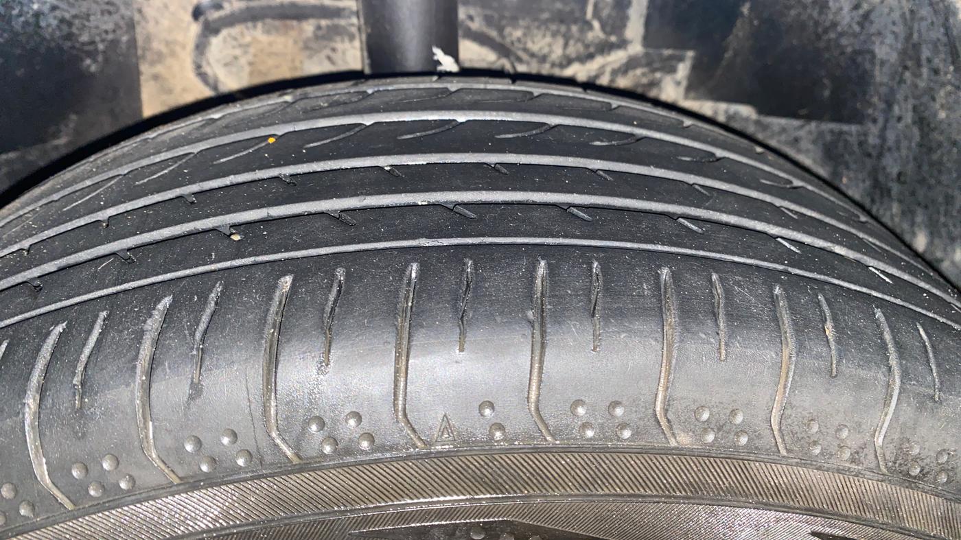 2020 Tata NEXON XZ PETROL, Petrol, Manual, 57,211 km, Right Front Tyre Tread