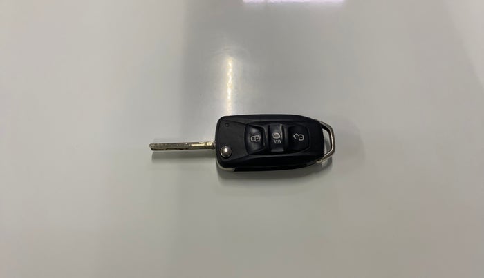 2020 Tata NEXON XZ PETROL, Petrol, Manual, 57,211 km, Key Close Up