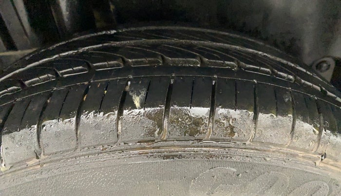 2013 Maruti Swift ZXI, CNG, Manual, 67,305 km, Right Rear Tyre Tread
