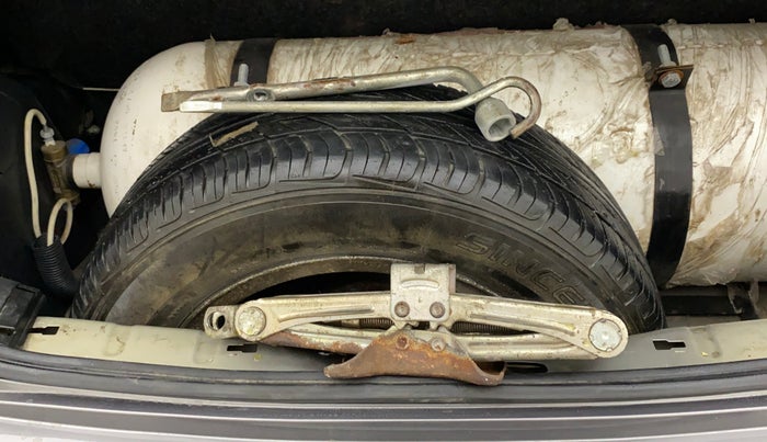 2013 Maruti Swift ZXI, CNG, Manual, 67,305 km, Spare Tyre