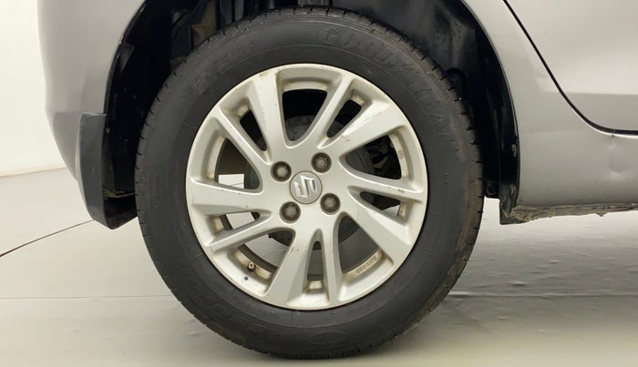 2013 Maruti Swift ZXI, CNG, Manual, 67,305 km, Right Rear Wheel