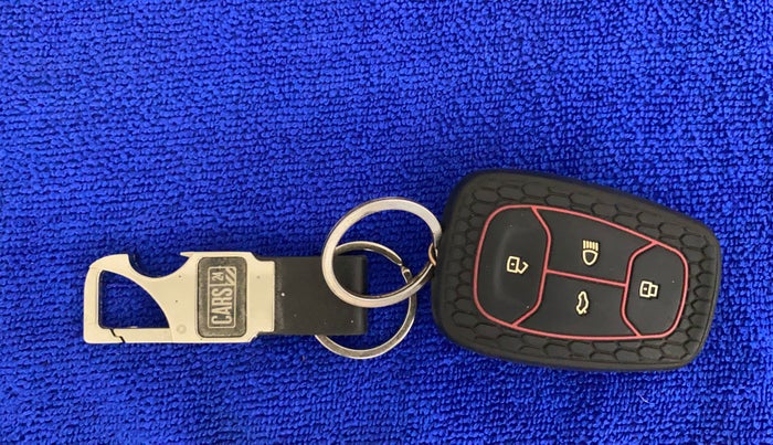 2018 Tata NEXON XZA PLUS DIESEL, Diesel, Automatic, 1,06,510 km, Key Close Up