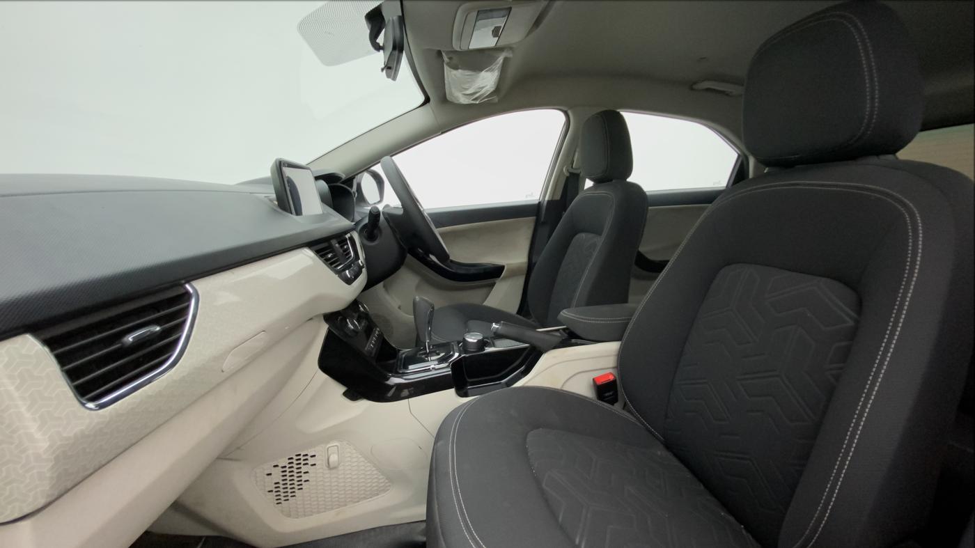 2020 Tata NEXON XZA PLUS PETROL DUAL TONE, Petrol, Automatic, 22,834 km, Right Side Front Door Cabin