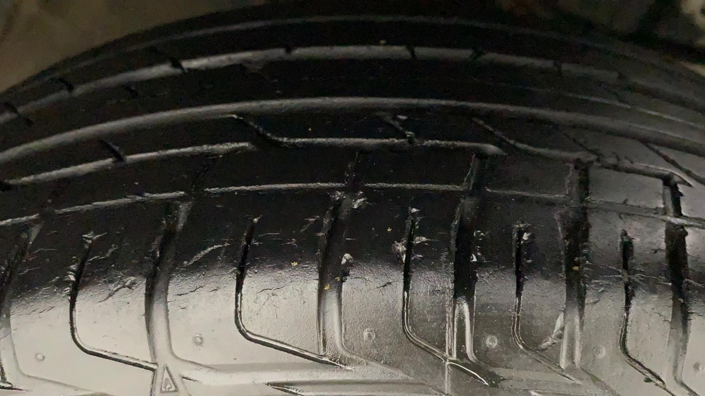 2020 Tata NEXON XZA PLUS PETROL DUAL TONE, Petrol, Automatic, 22,834 km, Right Front Tyre Tread