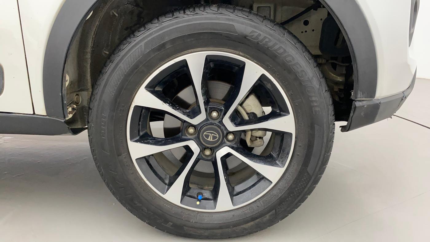 2020 Tata NEXON XZA PLUS PETROL DUAL TONE, Petrol, Automatic, 22,834 km, Right Front Wheel