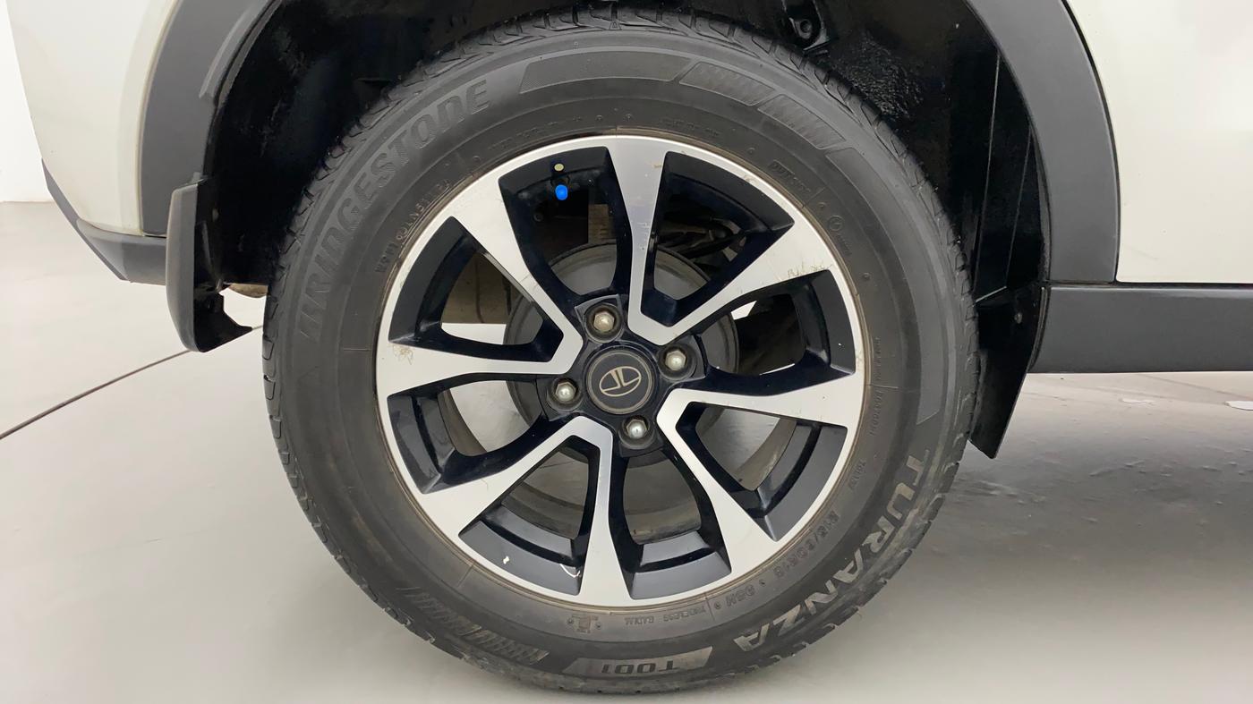 2020 Tata NEXON XZA PLUS PETROL DUAL TONE, Petrol, Automatic, 22,834 km, Right Rear Wheel