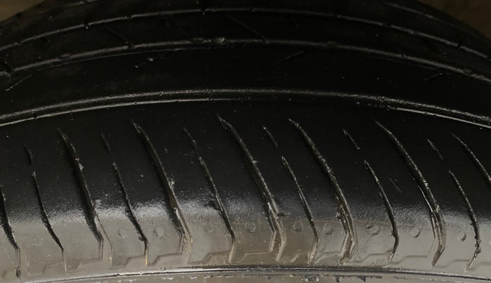 2017 Honda WR-V 1.2L I-VTEC VX MT, CNG, Manual, 61,204 km, Left Front Tyre Tread