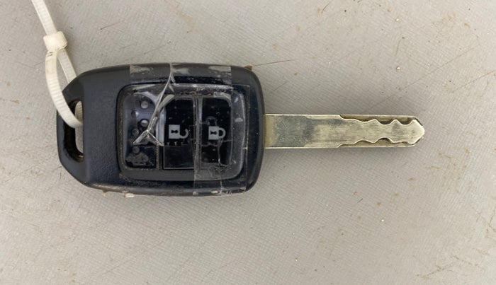 2017 Honda WR-V 1.2L I-VTEC VX MT, CNG, Manual, 61,204 km, Key Close Up