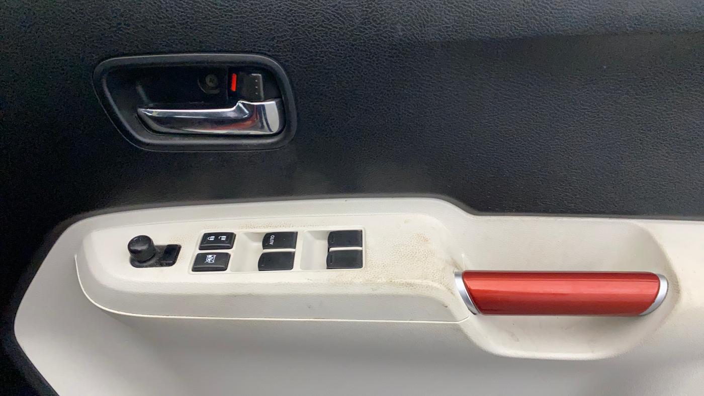 2018 Maruti IGNIS ZETA 1.2, Petrol, Manual, 1,09,581 km, Driver Side Door Panels Control