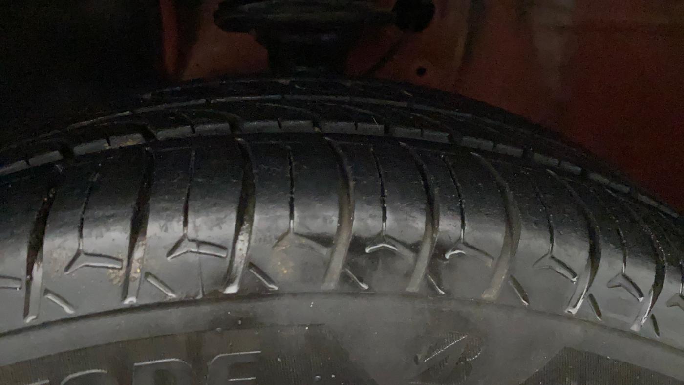 2018 Maruti IGNIS ZETA 1.2, Petrol, Manual, 1,09,581 km, Left Front Tyre Tread