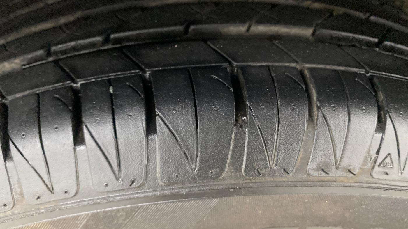 2023 Tata NEXON XZA Plus LUXS Diesel Jet, Diesel, Automatic, 32,219 km, Right Front Tyre Tread