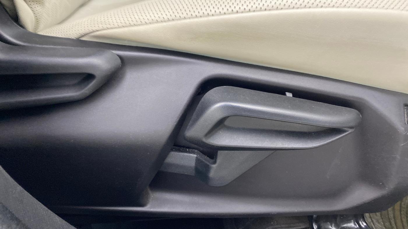 2023 Tata NEXON XZA Plus LUXS Diesel Jet, Diesel, Automatic, 32,219 km, Driver Side Adjustment Panel