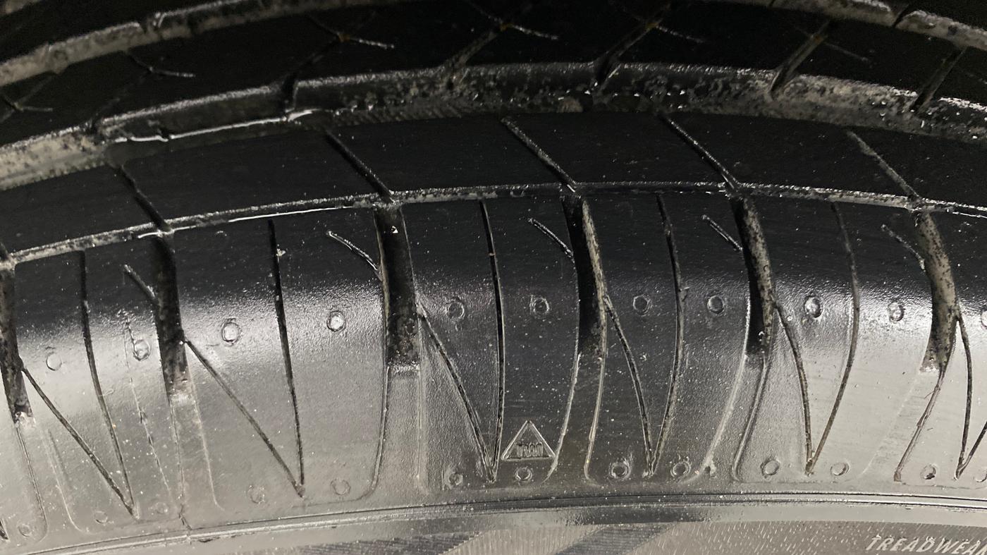 2023 Tata NEXON XZA Plus LUXS Diesel Jet, Diesel, Automatic, 32,219 km, Left Front Tyre Tread