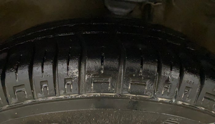 2017 Maruti Alto 800 VXI, Petrol, Manual, 31,655 km, Left Front Tyre Tread