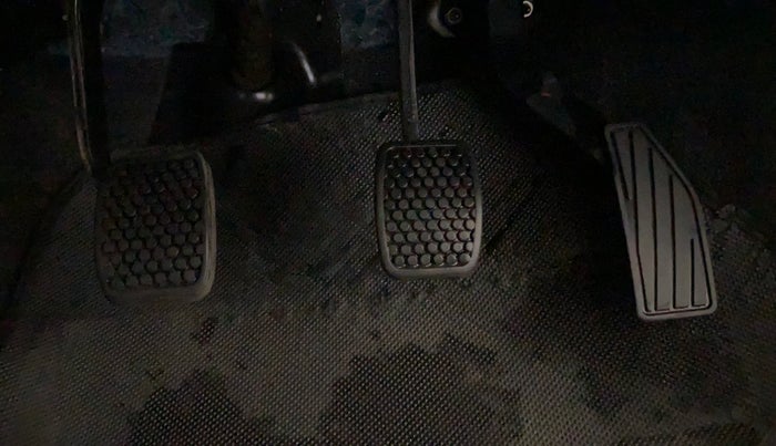 2017 Maruti Alto 800 VXI, Petrol, Manual, 31,655 km, Pedals