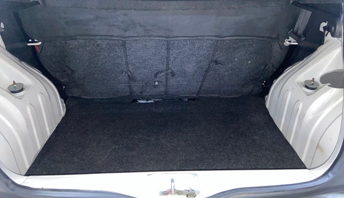 2022 Renault Kwid RXT 1.0 AMT, Petrol, Automatic, 13,105 km, Boot Inside