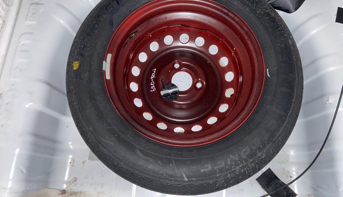 2022 Renault Kwid RXT 1.0 AMT, Petrol, Automatic, 13,105 km, Spare Tyre