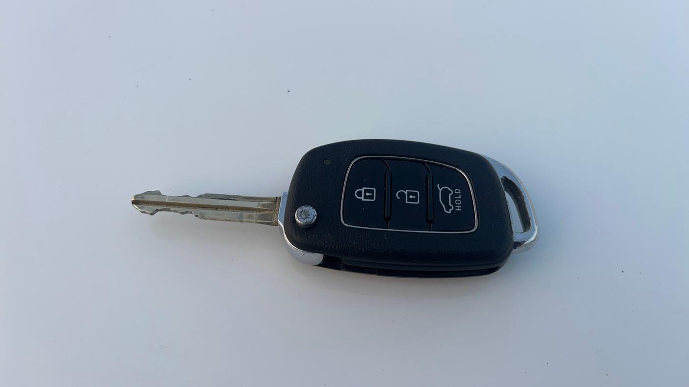 2019 Hyundai Elite i20 SPORTZ PLUS 1.2 DUAL TONE, Petrol, Manual, 74,392 km, Key Close Up