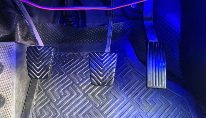 2019 Hyundai Elite i20 SPORTZ PLUS 1.2 DUAL TONE, Petrol, Manual, 74,392 km, Pedals