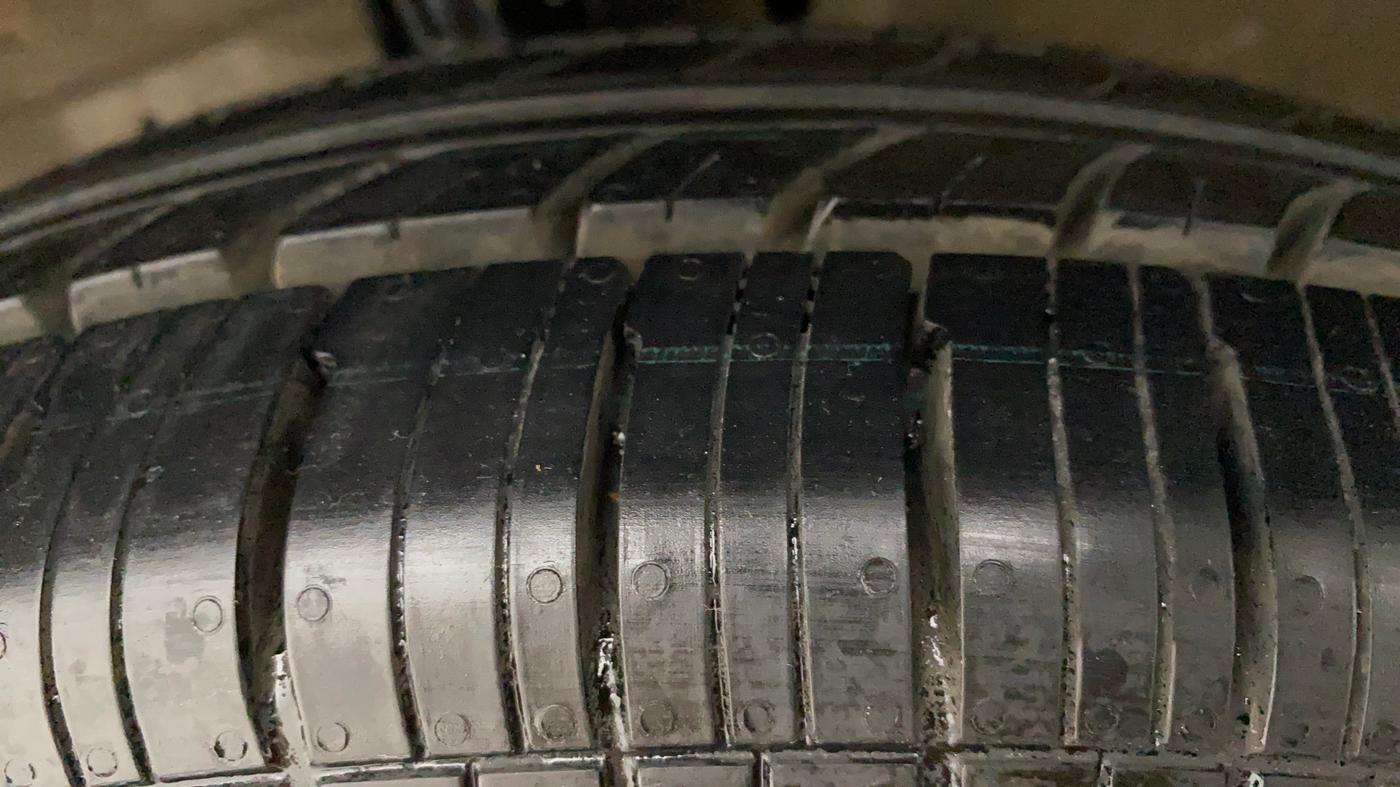 2014 Maruti Swift Dzire VXI, Petrol, Manual, 78,341 km, Left Front Tyre Tread