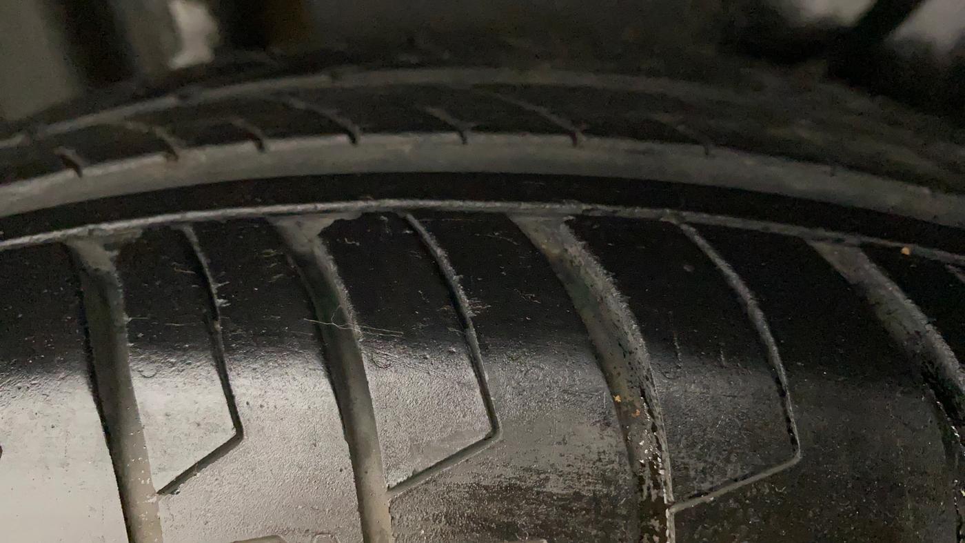 2014 Maruti Swift Dzire VXI, Petrol, Manual, 78,341 km, Right Rear Tyre Tread