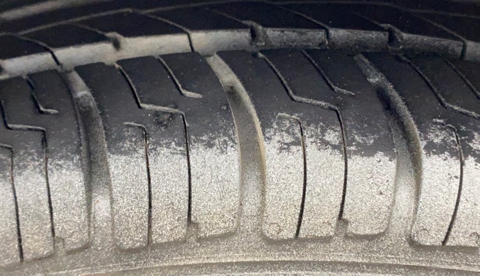 2019 Hyundai Grand i10 SPORTZ 1.2 KAPPA VTVT, Petrol, Manual, 95,881 km, Left Rear Tyre Tread