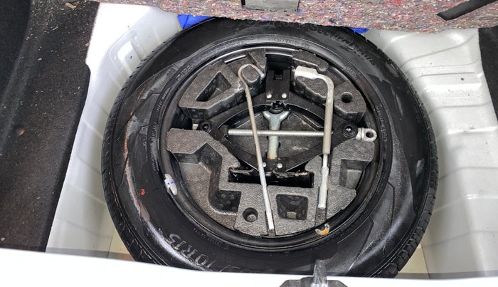 2022 Tata PUNCH CREATIVE  MT, Petrol, Manual, 13,236 km, Spare Tyre