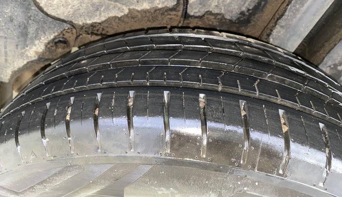 2022 Tata PUNCH CREATIVE  MT, Petrol, Manual, 13,236 km, Left Rear Tyre Tread