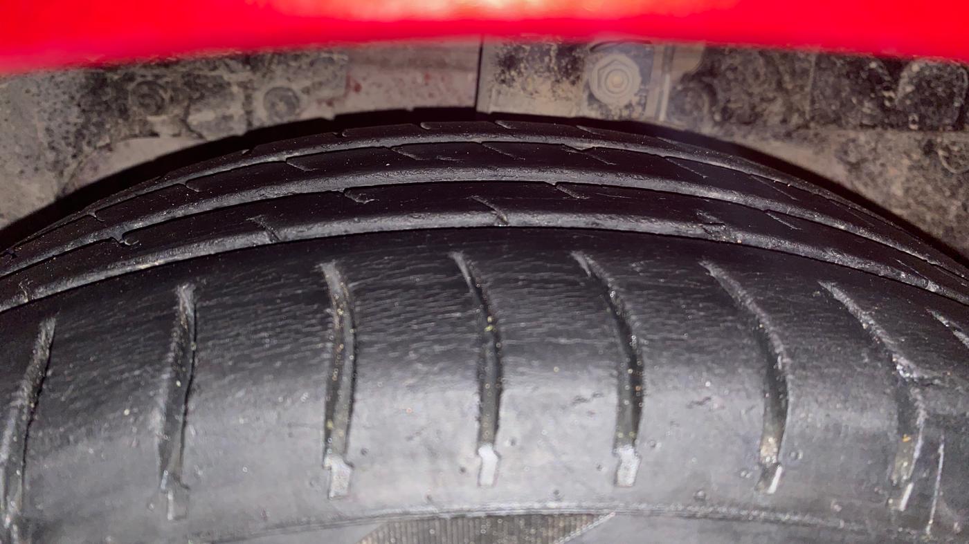 2015 Ford Figo Aspire TITANIUM 1.5 PETROL AT, Petrol, Automatic, 58,722 km, Left Front Tyre Tread