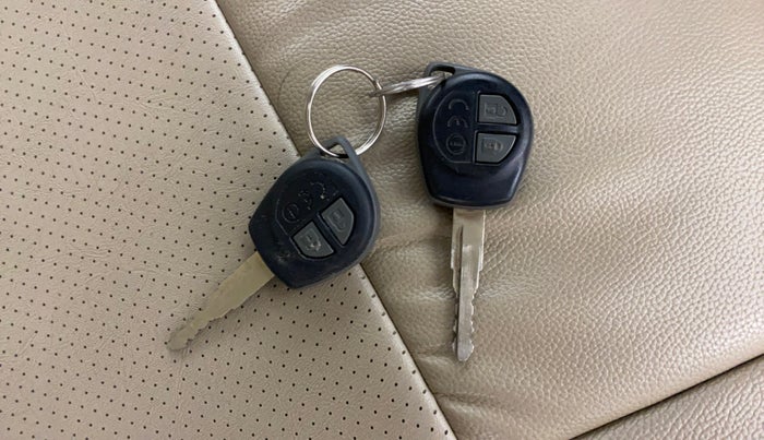 2024 Maruti Dzire VXi, Petrol, Manual, 16,886 km, Key Close Up