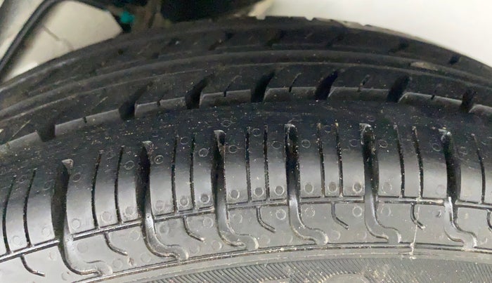 2013 Hyundai Santro Xing GL PLUS, Petrol, Manual, 28,320 km, Left Rear Tyre Tread