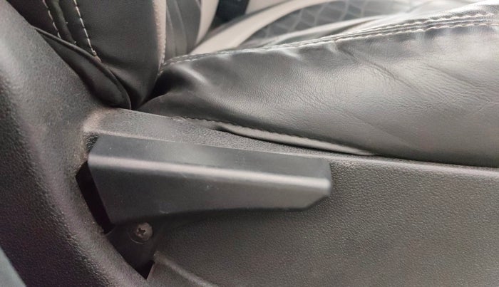 2018 Tata NEXON XM PETROL, Petrol, Manual, 55,956 km, Driver Side Adjustment Panel