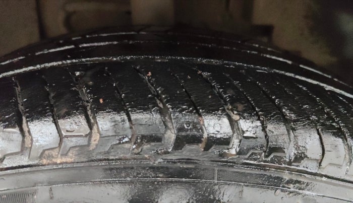 2018 Tata NEXON XM PETROL, Petrol, Manual, 55,956 km, Right Front Tyre Tread