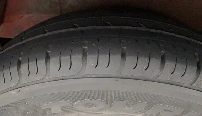 2011 Hyundai i10 MAGNA 1.2, Petrol, Manual, 67,475 km, Right Rear Tyre Tread