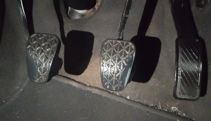 2016 Ford New Figo TREND 1.2 PETROL, Petrol, Manual, 97,254 km, Pedals