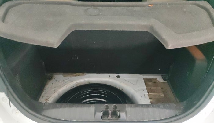 2016 Ford New Figo TREND 1.2 PETROL, Petrol, Manual, 97,254 km, Boot Inside