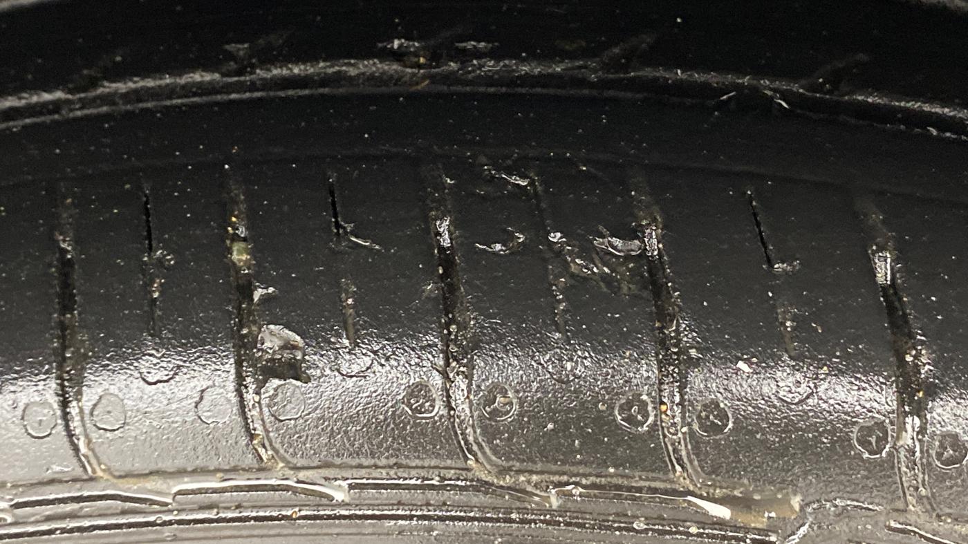 2023 Tata TIGOR XZA PLUS PETROL, Petrol, Automatic, 15,085 km, Right Front Tyre Tread