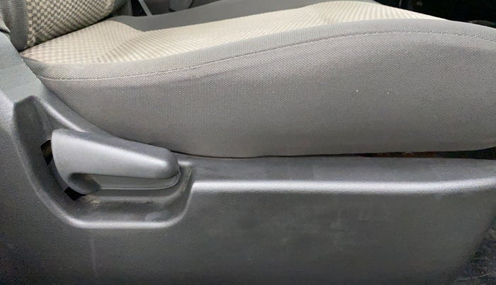 2015 Maruti Wagon R 1.0 LXI, Petrol, Manual, 24,414 km, Driver Side Adjustment Panel