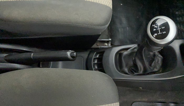 2015 Maruti Wagon R 1.0 LXI, Petrol, Manual, 24,414 km, Gear Lever