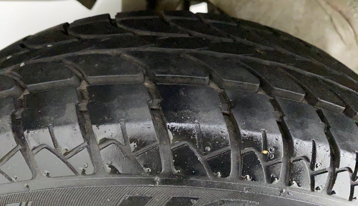 2015 Maruti Wagon R 1.0 LXI, Petrol, Manual, 24,414 km, Right Rear Tyre Tread