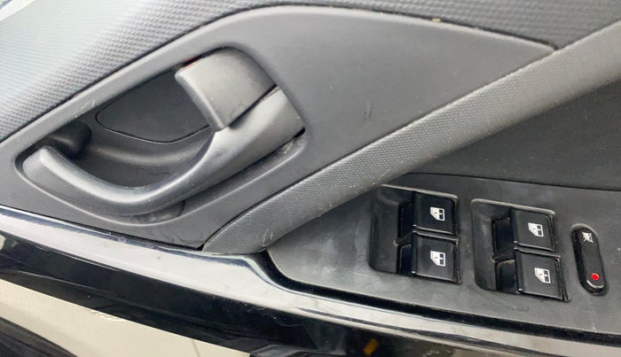 2018 Tata NEXON XM PETROL, Petrol, Manual, 72,439 km, Driver Side Door Panels Control